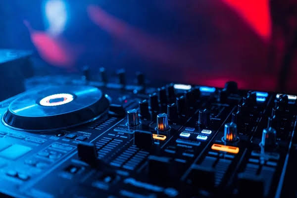 DJ & Studio
